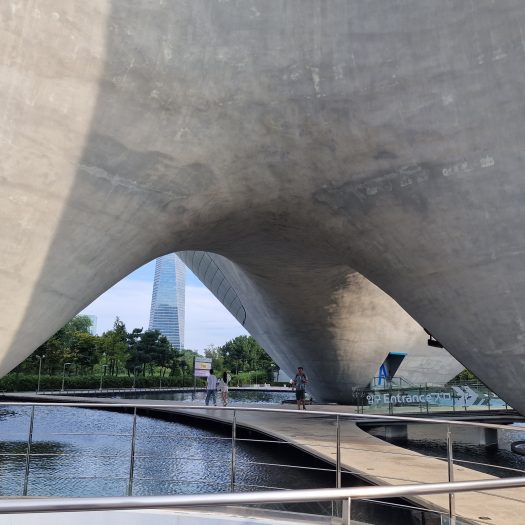 Structuri la scara mica